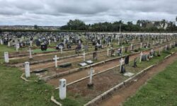 Cemitérios de Catalão estão preparados para receber visitantes no Dia de Finados; confira horários e missas