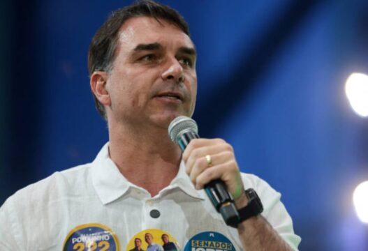 Flávio Bolsonaro conquista 54,04% dos votos em Catalão e abre vantagem de 4.741 votos sobre Lula