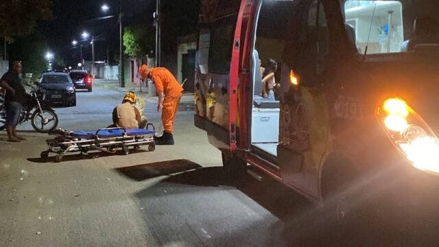 Motociclista fica ferido após atropelar cachorro e cair em Catalão
