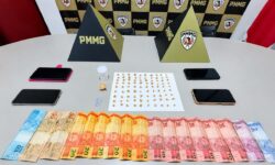 Dois suspeitos são presos e terceiro é conduzido à delegacia durante operação em Monte Carmelo Dois suspeitos são presos e terceiro é conduzido à delegacia durante operação em Monte Carmelo