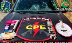 Polícia apreende drogas escondidas em sofá de residência em Ipameri Polícia apreende drogas escondidas em sofá de residência em Ipameri
