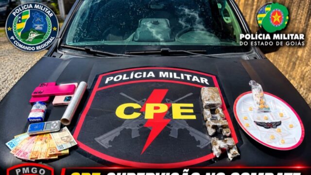 Polícia apreende drogas escondidas em sofá de residência em Ipameri