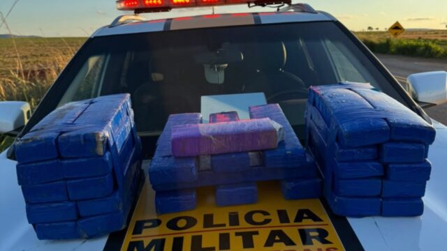 PM apreende 29 barras de droga em carro na MG-188, em Vazante
