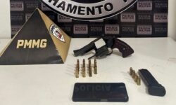 PM apreende arma e munições durante buscas relacionadas a homicídio em Araguari