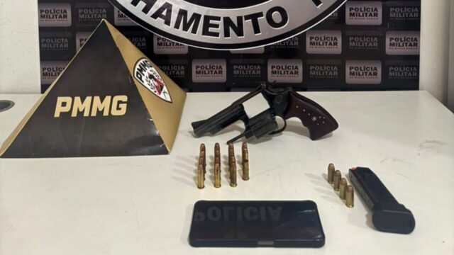PM apreende arma e munições durante buscas relacionadas a homicídio em Araguari