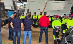 Sindicato Metabase apresenta benefícios e serviços a trabalhadores da Hongda Sindicato Metabase apresenta benefícios e serviços a trabalhadores da Hongda
