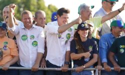 Com mega carreata, Daniel Vilela encerra campanha à reeleição em Jataí Com mega carreata, Daniel Vilela encerra campanha à reeleição em Jataí