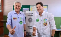Daniel Vilela vota em Goiânia e destaca campanha de diálogo com os goianos Daniel Vilela vota em Goiânia e destaca campanha de diálogo com os goianos