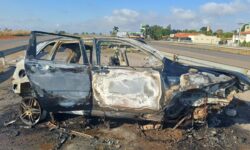 Homem morre e duas pessoas ficam gravemente feridas após carro capotar e pegar fogo na BR-050, em Ipameri Homem morre e duas pessoas ficam gravemente feridas após carro capotar e pegar fogo na BR-050, em Ipameri