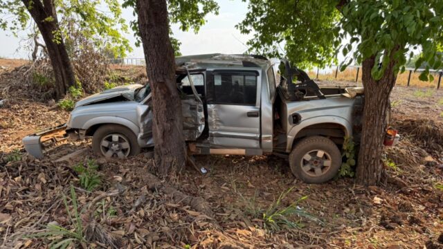 Idoso morre em colisão entre caminhonete e caminhão na BR-153, em Porangatu