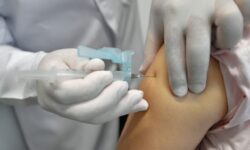 Saúde orienta substituição temporária da vacina meningocócica C pela ACWY em Goiás Saúde orienta substituição temporária da vacina meningocócica C pela ACWY em Goiás