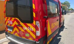 Pedestre e motociclista ficam feridos após atropelamento em Catalão Pedestre e motociclista ficam feridos após atropelamento em Catalão