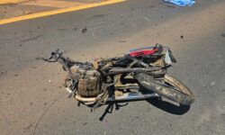 Motociclista morre em acidente envolvendo três carros e um reboque na MGC-452, em Uberlândia Motociclista morre em acidente envolvendo três carros e um reboque na MGC-452, em Uberlândia