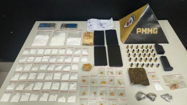 Polícia apreende drogas e 30 munições e prende dois suspeitos em Araguari