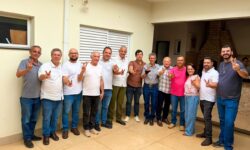 Prefeito Velomar Rios reúne vereadores para avaliar eleições e discutir projetos para Catalão Prefeito Velomar Rios reúne vereadores para avaliar eleições e discutir projetos para Catalão