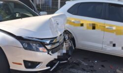 Colisão entre dois carros é registrada em avenida de Catalão