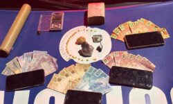 Polícia apreende maconha, crack, celulares e dinheiro durante ação em Catalão Polícia apreende maconha, crack, celulares e dinheiro durante ação em Catalão