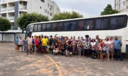 Prefeitura de Anhanguera promove viagem a Caldas Novas em comemoração ao Dia do Idoso Prefeitura de Anhanguera promove viagem a Caldas Novas em comemoração ao Dia do Idoso