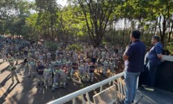 Metabase realiza segundo dia de protesto na porta da CMOC e cobra providências sobre denúncias Metabase realiza segundo dia de protesto na porta da CMOC e cobra providências sobre denúncias