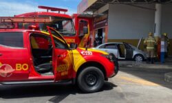 Bombeiros são acionados após princípio de incêndio em carro no pátio da rodoviária do São João Bombeiros são acionados após princípio de incêndio em carro no pátio da rodoviária do São João