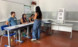 Eleitores de Catalão começam a ir às urnas neste domingo (25) para o segundo turno, com votação tranquila; veja como votar Eleitores de Catalão começam a ir às urnas neste domingo (25) para o segundo turno, com votação tranquila; veja como votar