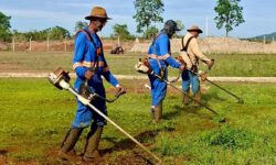 Prefeitura inicia limpeza em cemitério de Corumbaíba para o Dia de Finados Prefeitura inicia limpeza em cemitério de Corumbaíba para o Dia de Finados