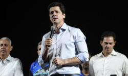 Daniel Vilela (MDB) é reeleito governador de Goiás no primeiro turno Daniel Vilela (MDB) é reeleito governador de Goiás no primeiro turno