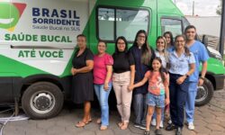 Davinópolis inicia projeto de saúde bucal nas escolas com atendimento em van odontológica Davinópolis inicia projeto de saúde bucal nas escolas com atendimento em van odontológica