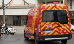 Idosa de 72 anos fica ferida após queda de moto no bairro São João, em Catalão Idosa de 72 anos fica ferida após queda de moto no bairro São João, em Catalão