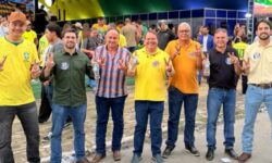Prefeito de Corumbaíba, Wisner Araújo, participa de ato de apoio a Flávio Bolsonaro em Goiânia Prefeito de Corumbaíba, Wisner Araújo, participa de ato de apoio a Flávio Bolsonaro em Goiânia