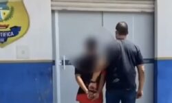 Homem é preso por descumprir medidas protetivas e seguir ex-companheira até delegacia em Caldas Novas Homem é preso por descumprir medidas protetivas e seguir ex-companheira até delegacia em Caldas Novas