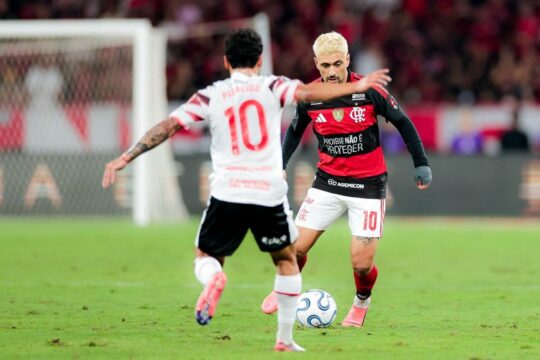 Flamengo perde nos pênaltis para o Estudiantes mesmo com um jogador a mais, e argentinos vão à final da Libertadores contra o Palmeiras