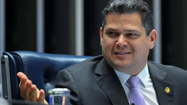 Fim da escala 6x1: Alcolumbre marca para próxima semana início da discussão da PEC que diminui a jornada de trabalho