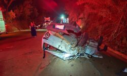 Cinco pessoas ficam feridas após colisão e capotamento na BR-365, em Patrocínio