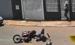 Motociclista empina moto, sofre queda e é preso por embriaguez ao volante em Catalão Motociclista empina moto, sofre queda e é preso por embriaguez ao volante em Catalão