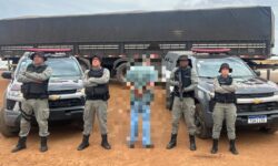 Batalhão Rural intercepta caminhão com mais de 32 toneladas de grãos e detém dois suspeitos em Ipameri Batalhão Rural intercepta caminhão com mais de 32 toneladas de grãos e detém dois suspeitos em Ipameri