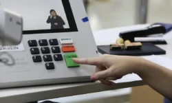 Eleitor que faltou o primeiro turno pode votar no segundo Eleitor que faltou o primeiro turno pode votar no segundo