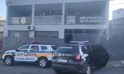 Festa de casamento termina com prisão e quatro feridos após homem esfaquear familiares em MG Festa de casamento termina com prisão e quatro feridos após homem esfaquear familiares em MG
