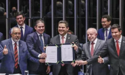 Congresso promulga emenda do fim da 6×1; escala 5×2 começa em 60 dias Congresso promulga emenda do fim da 6×1; escala 5×2 começa em 60 dias